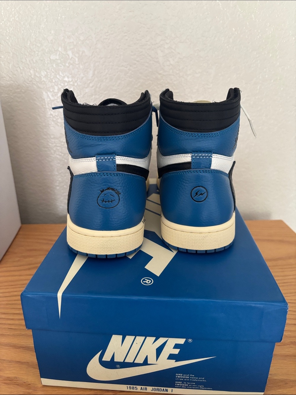 Nike Air Jordan 1 Travis Scott Concrete REPS - Picture 4 of 8